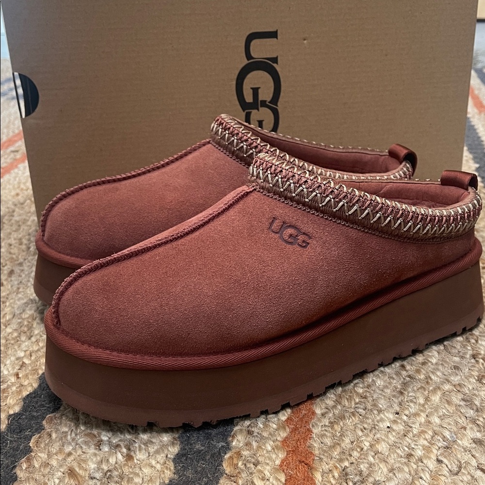 UGG Tazz Red Jasper NIB SZ 9